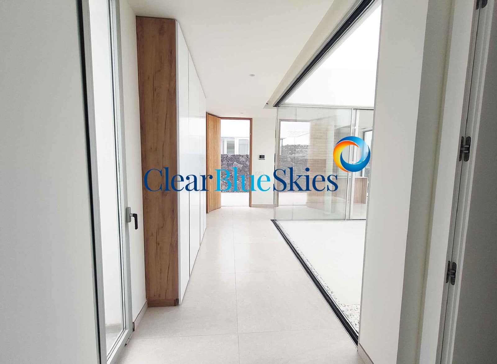 Chalet de 4 habitaciones en Costa Adeje en venta con piscina garaje - 1.980.000 € (Ref: 9699937)