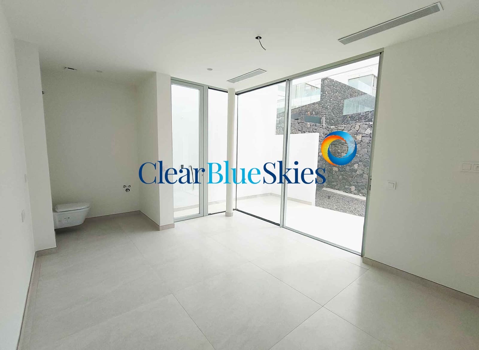 Chalet de 4 habitaciones en Costa Adeje en venta con piscina garaje - 1.980.000 € (Ref: 9699937)