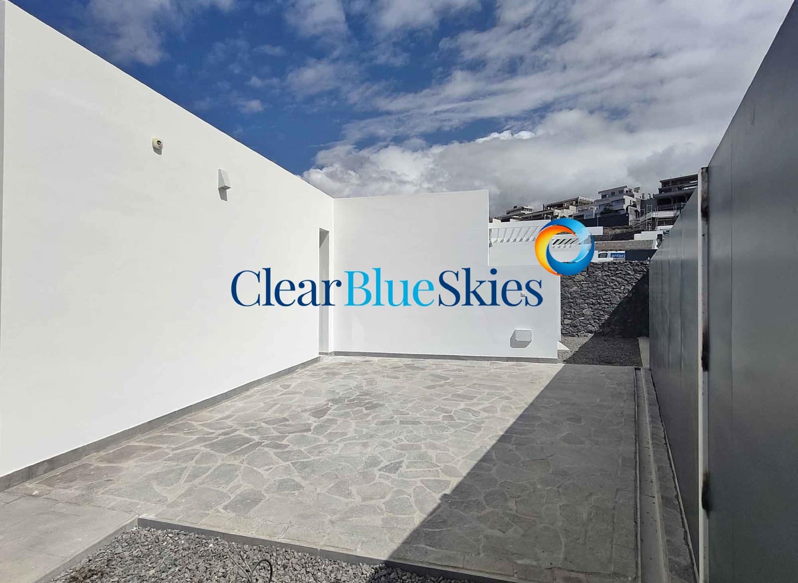 Chalet de 4 habitaciones en Costa Adeje en venta con piscina garaje - 1.980.000 € (Ref: 9699937)