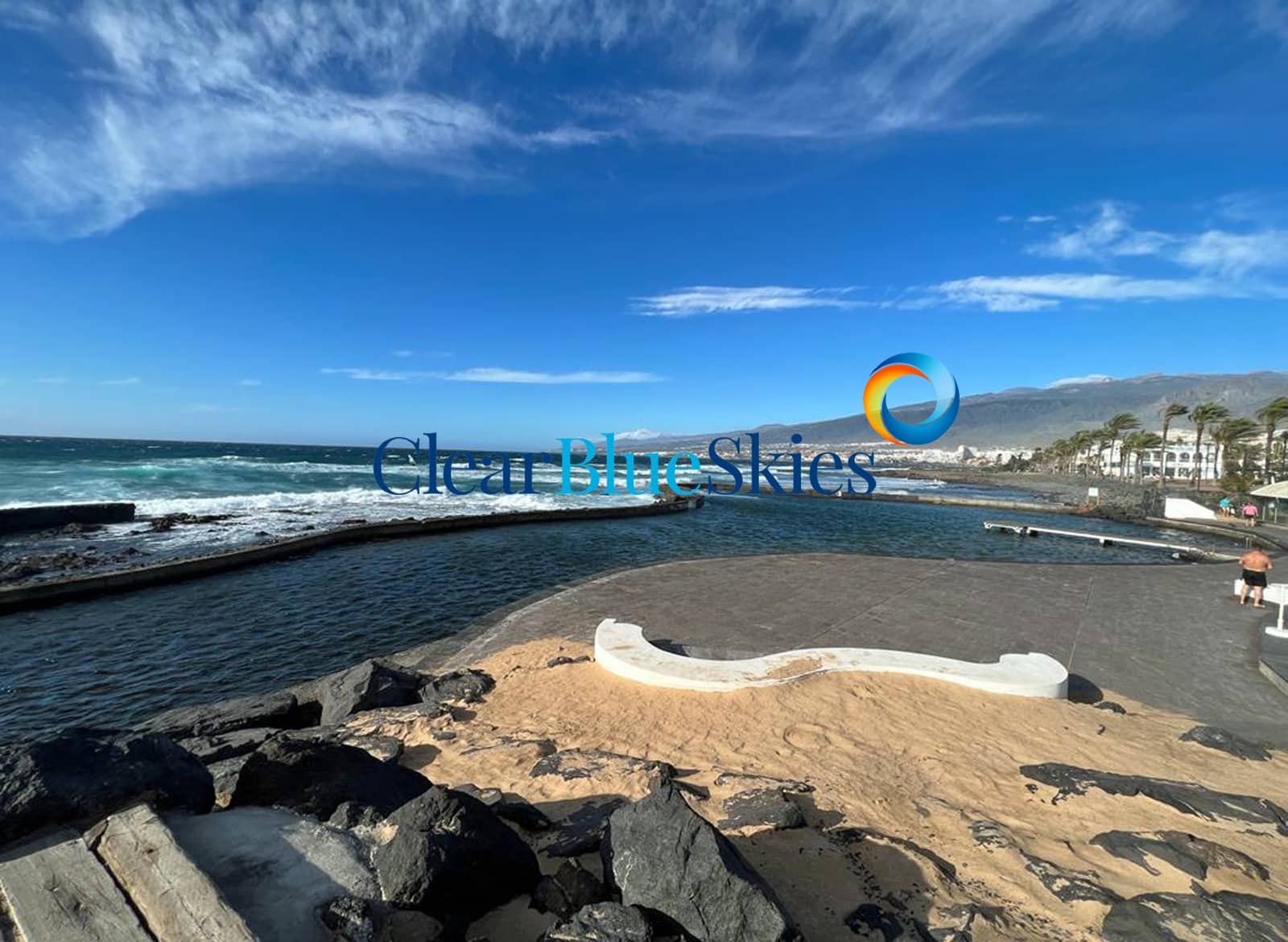 Chalet de 4 habitaciones en Costa Adeje en venta con piscina garaje - 1.980.000 € (Ref: 9699937)