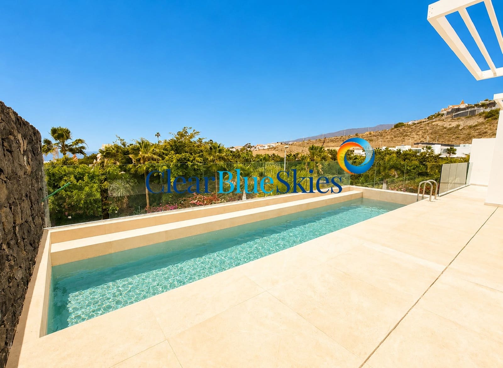 4 soverom Villa til salgs i Costa Adeje med svømmebasseng garasje - € 1 980 000 (Ref: 9699937)