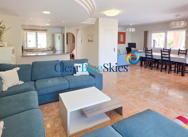 3 slaapkamer Villa te koop in Torviscas, Adeje met zwembad garage - € 850.000 (Ref: 9703245)