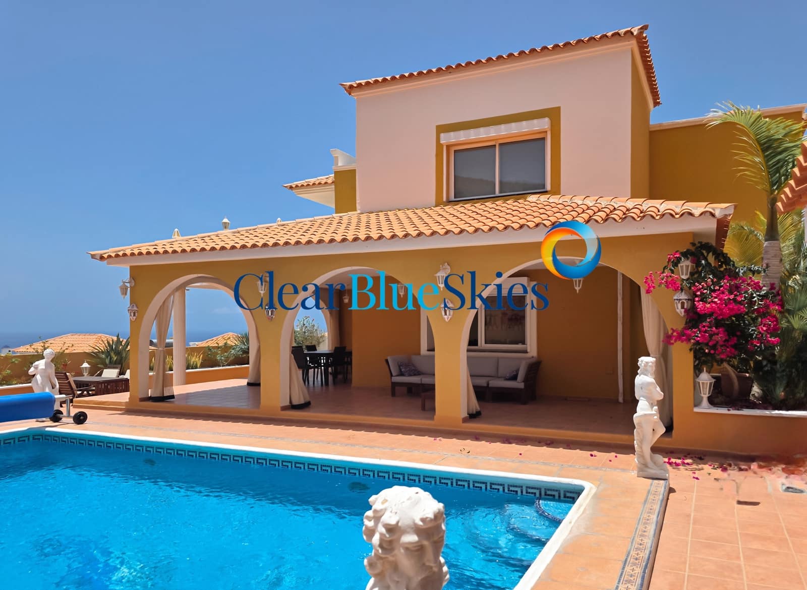 3 bedroom Villa for sale in Torviscas with pool garage - € 850,000 (Ref: 9703245)