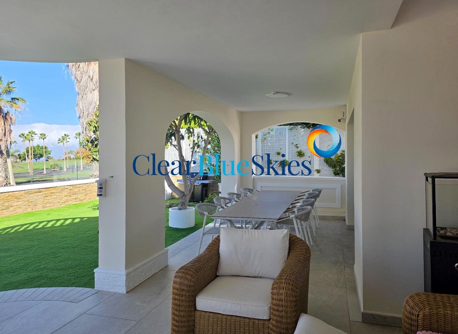 4 bedroom Villa for sale in Adeje with pool garage - € 3,500,000 (Ref: 9713398)