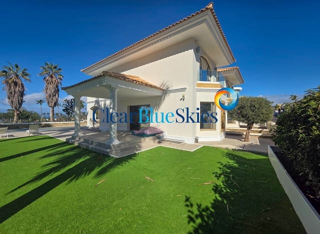 4 soverom Villa til salgs i Adeje med svømmebasseng garasje - € 3 500 000 (Ref: 9713398)