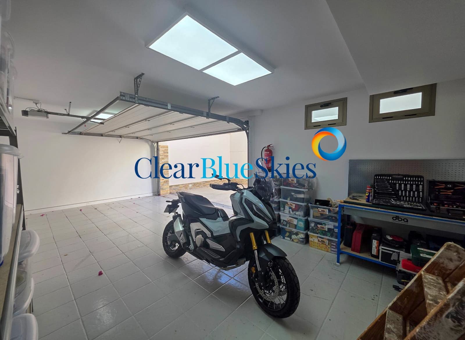 4 bedroom Villa for sale in Adeje with pool garage - € 3,500,000 (Ref: 9713398)