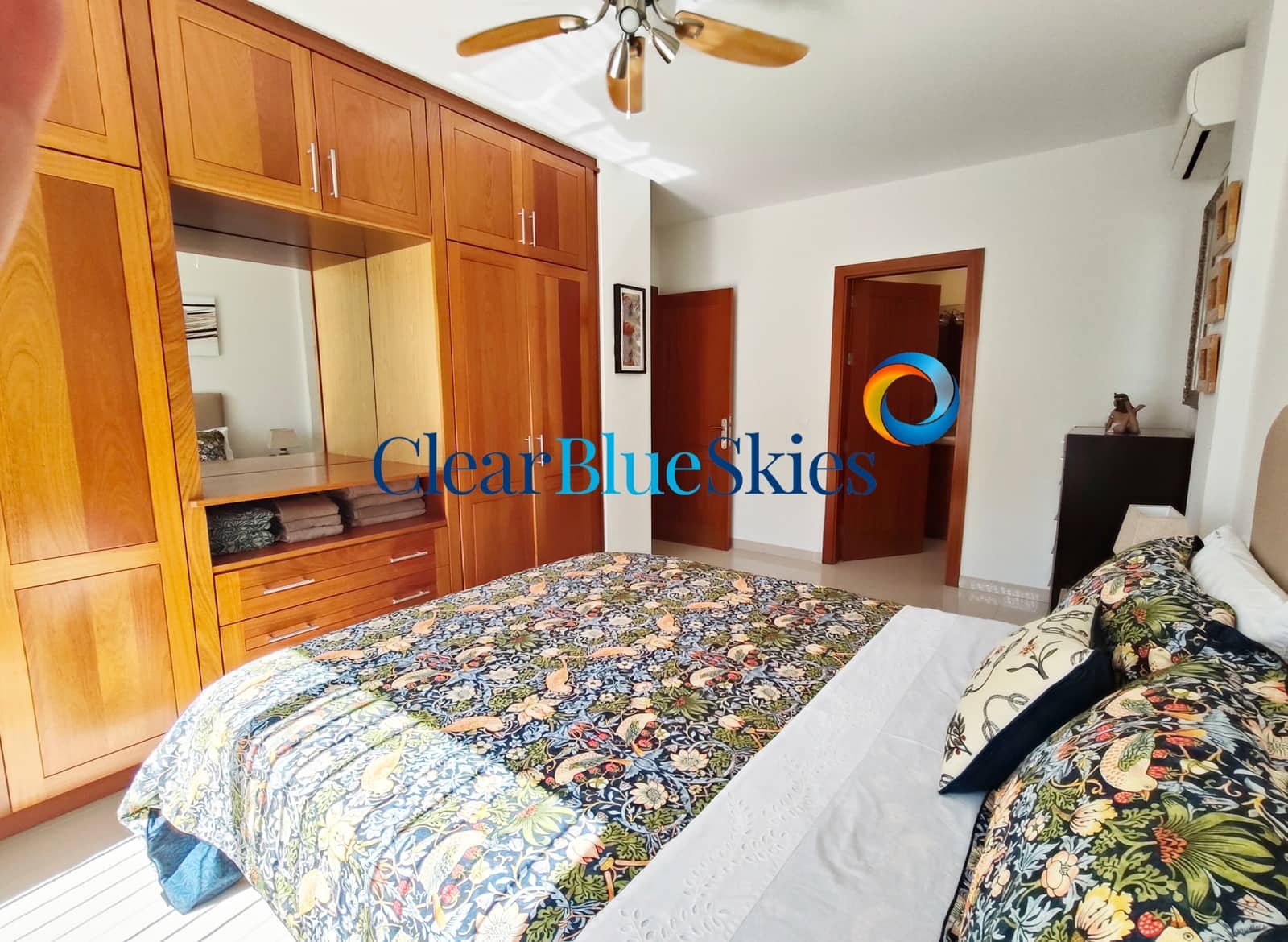 3 bedroom Villa for sale in Torviscas with garage - € 1,299,000 (Ref: 9734151)