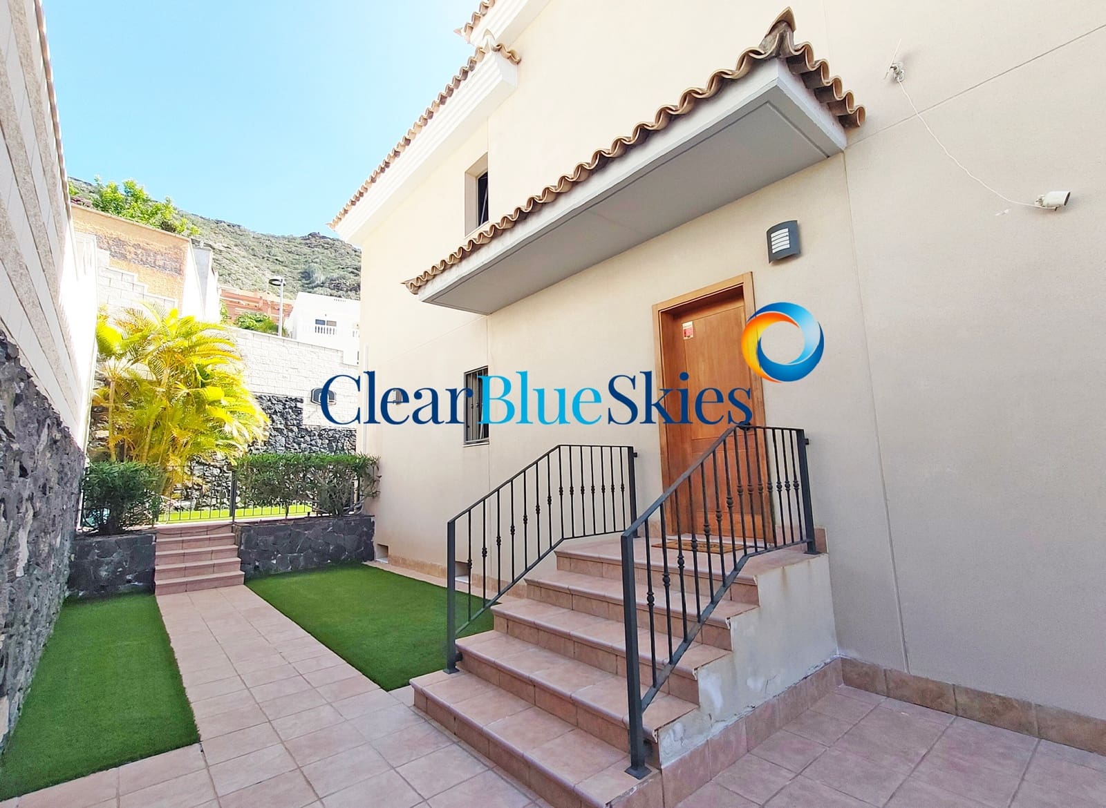 3 bedroom Villa for sale in Torviscas with garage - € 1,299,000 (Ref: 9734151)