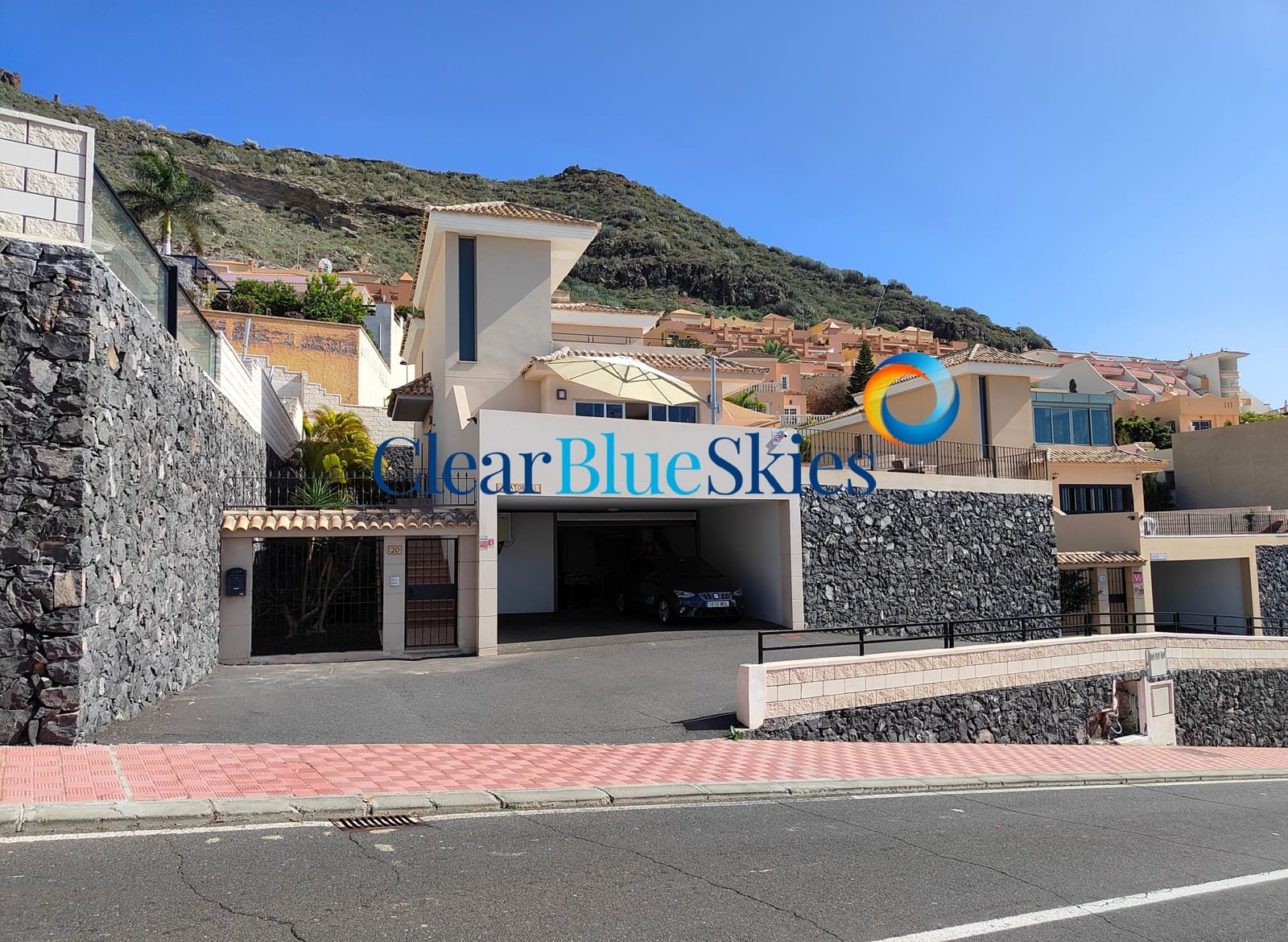 3 bedroom Villa for sale in Torviscas with garage - € 1,299,000 (Ref: 9734151)