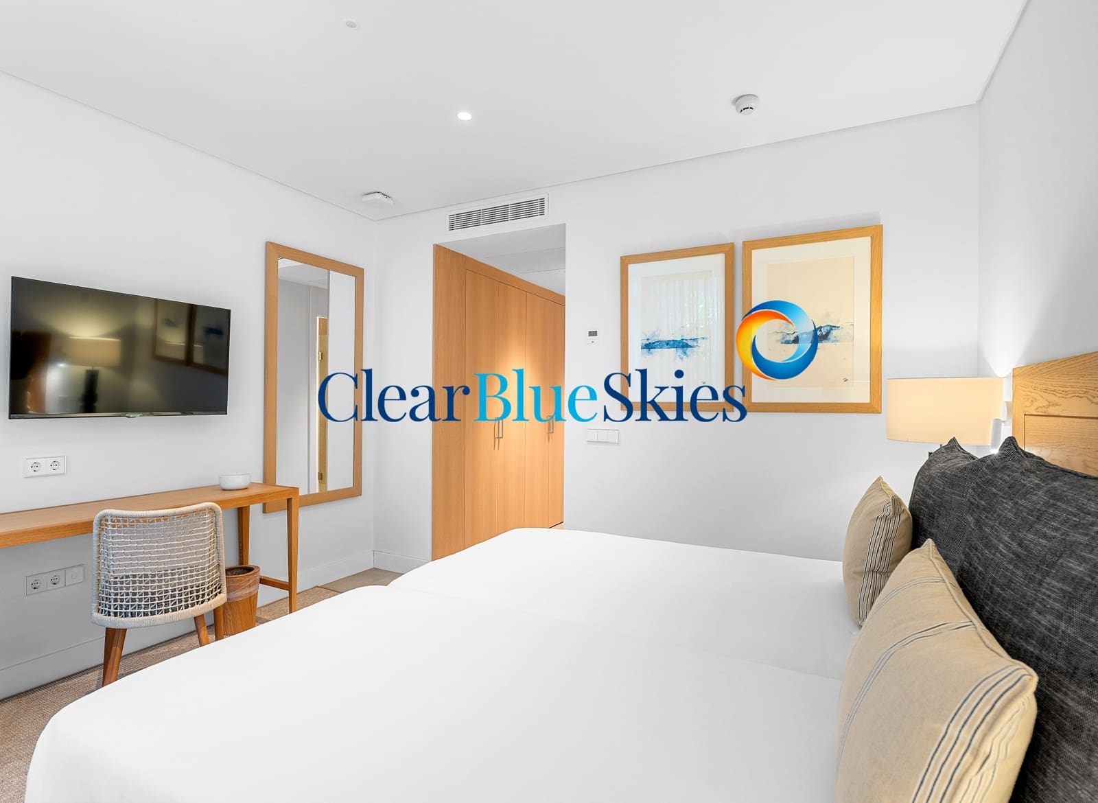 3 bedroom Apartment for sale in Playa San Juan with pool garage - € 1,717,000 (Ref: 9743027)