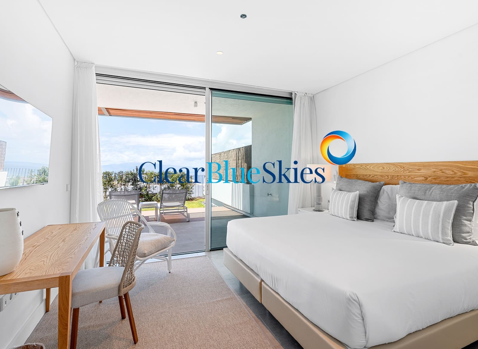 2 bedroom Apartment for sale in Playa San Juan with pool garage - € 1,015,000 (Ref: 9743089)