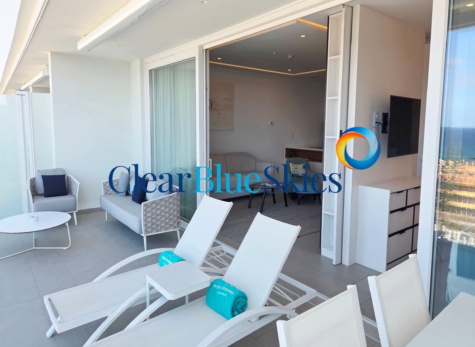 1 bedroom Apartment for sale in La Caleta with pool - € 780,000 (Ref: 9761542)