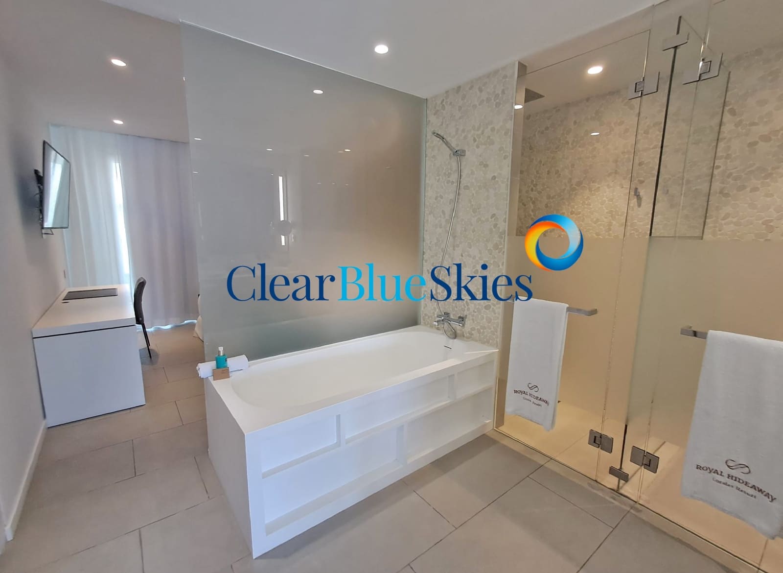 2 bedroom Apartment for sale in La Caleta with pool - € 1,095,000 (Ref: 9761544)