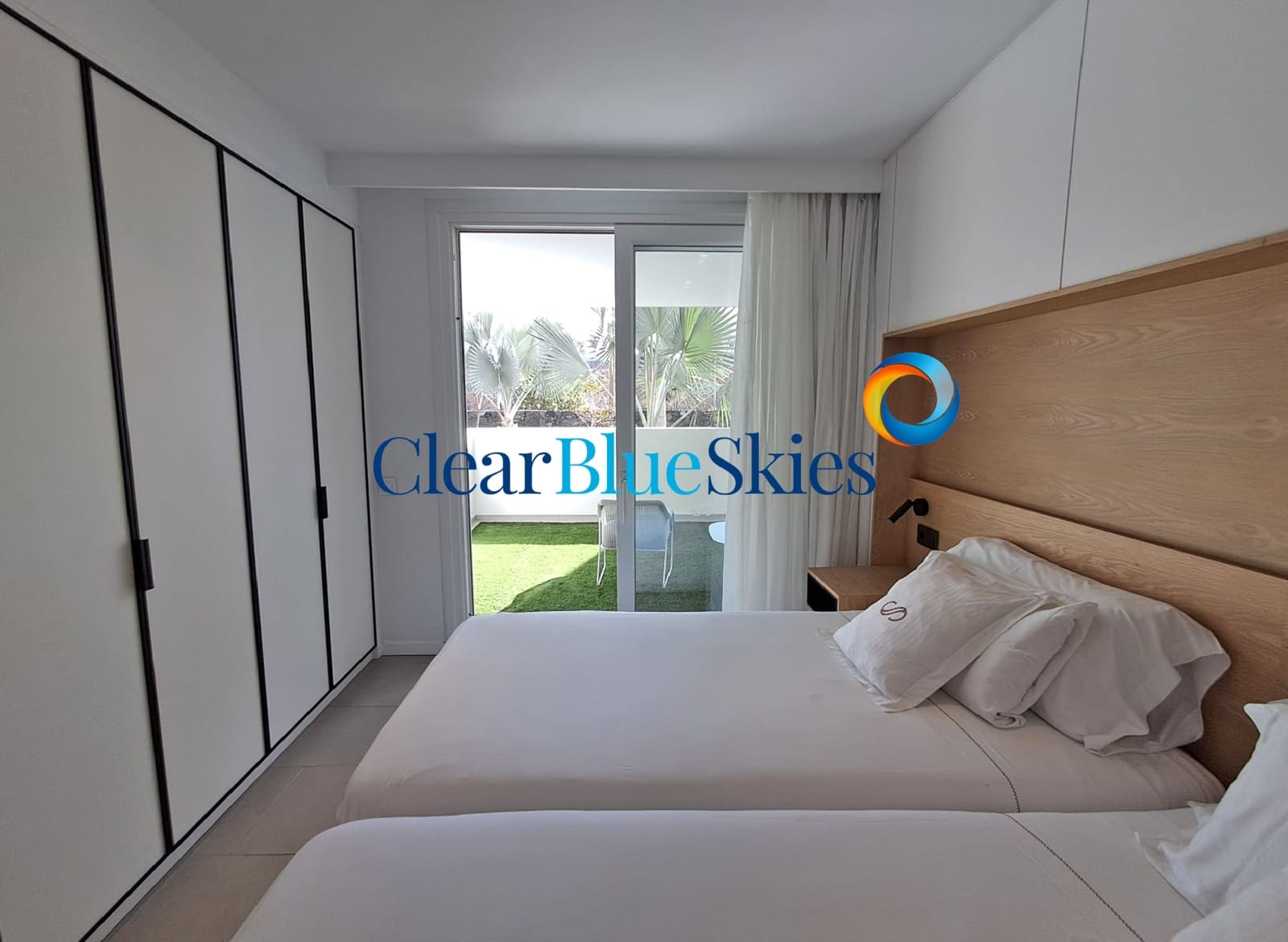 2 bedroom Apartment for sale in La Caleta with pool - € 1,095,000 (Ref: 9761544)