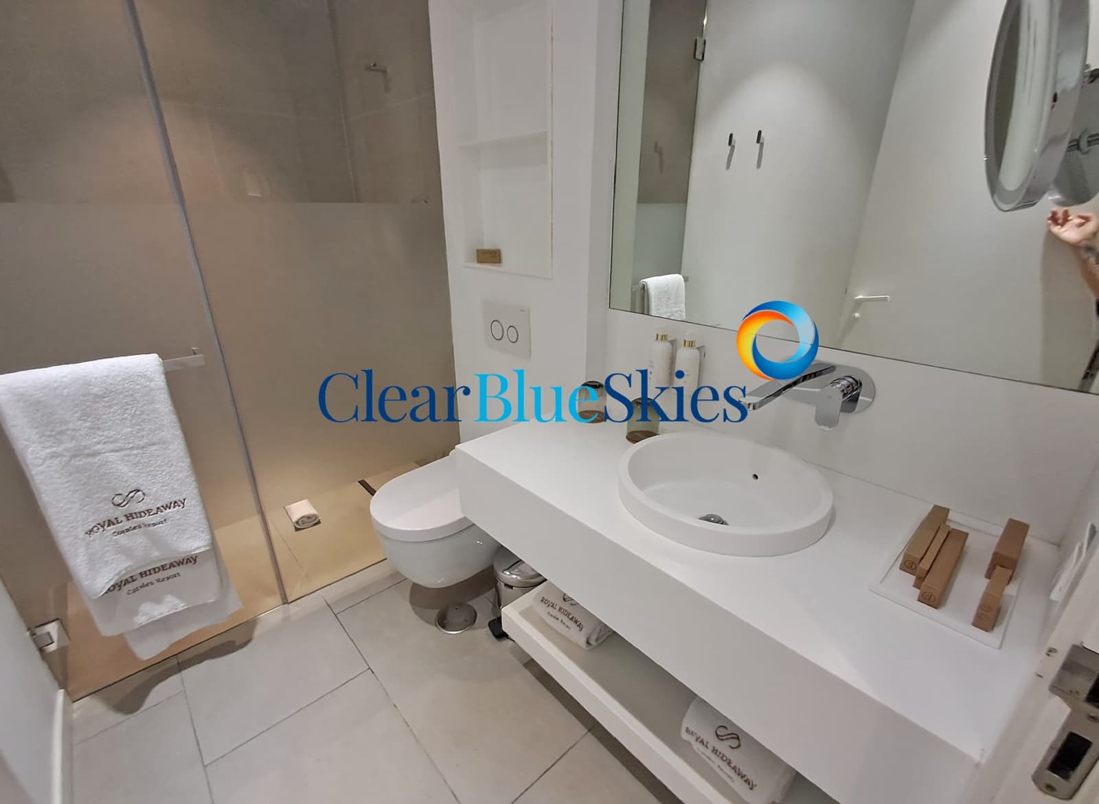 2 bedroom Apartment for sale in La Caleta with pool - € 1,095,000 (Ref: 9761544)