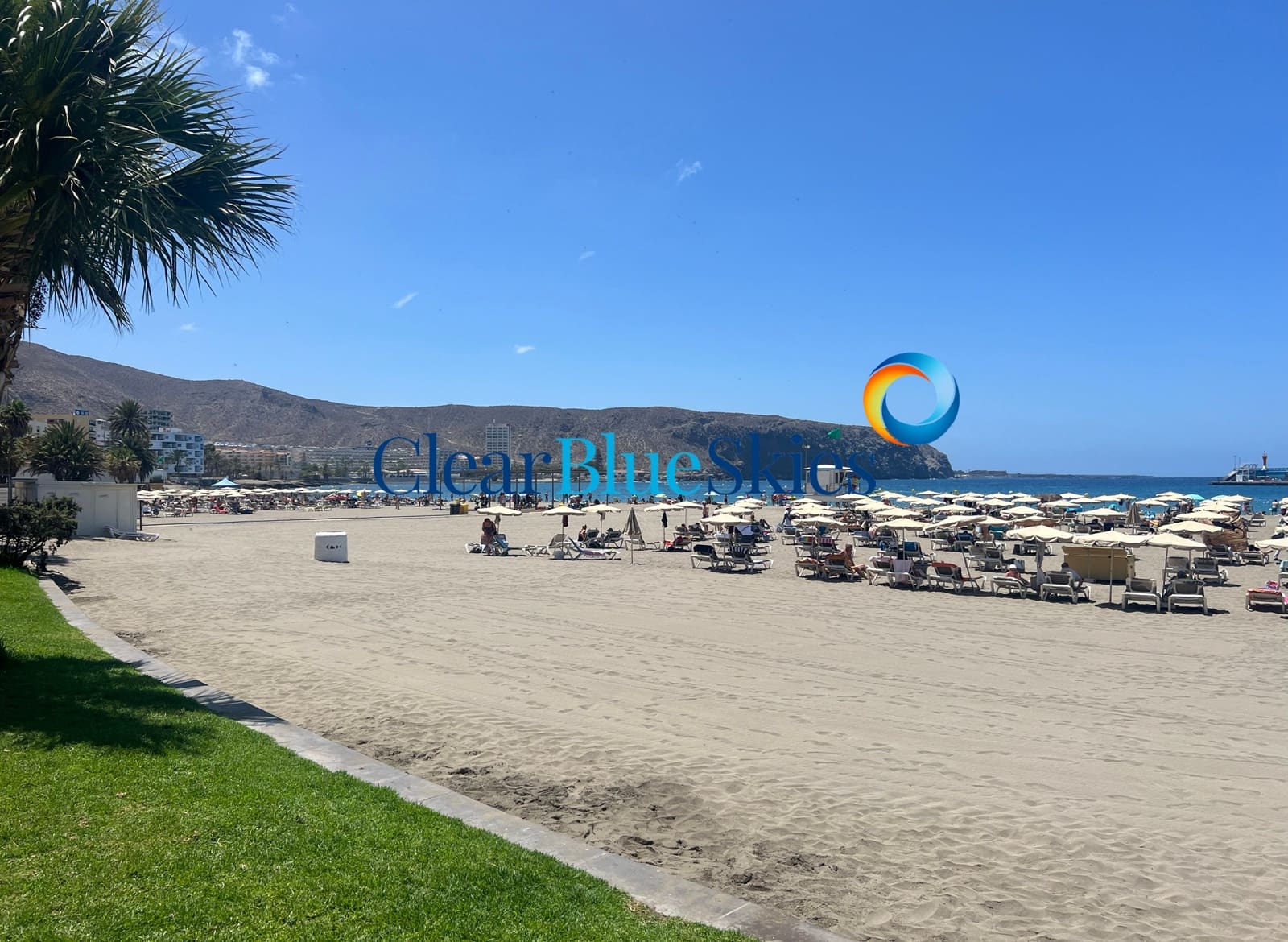 3 soverom Penthouse til salgs i Los Cristianos med svømmebasseng garasje - € 1 890 000 (Ref: 9783487)