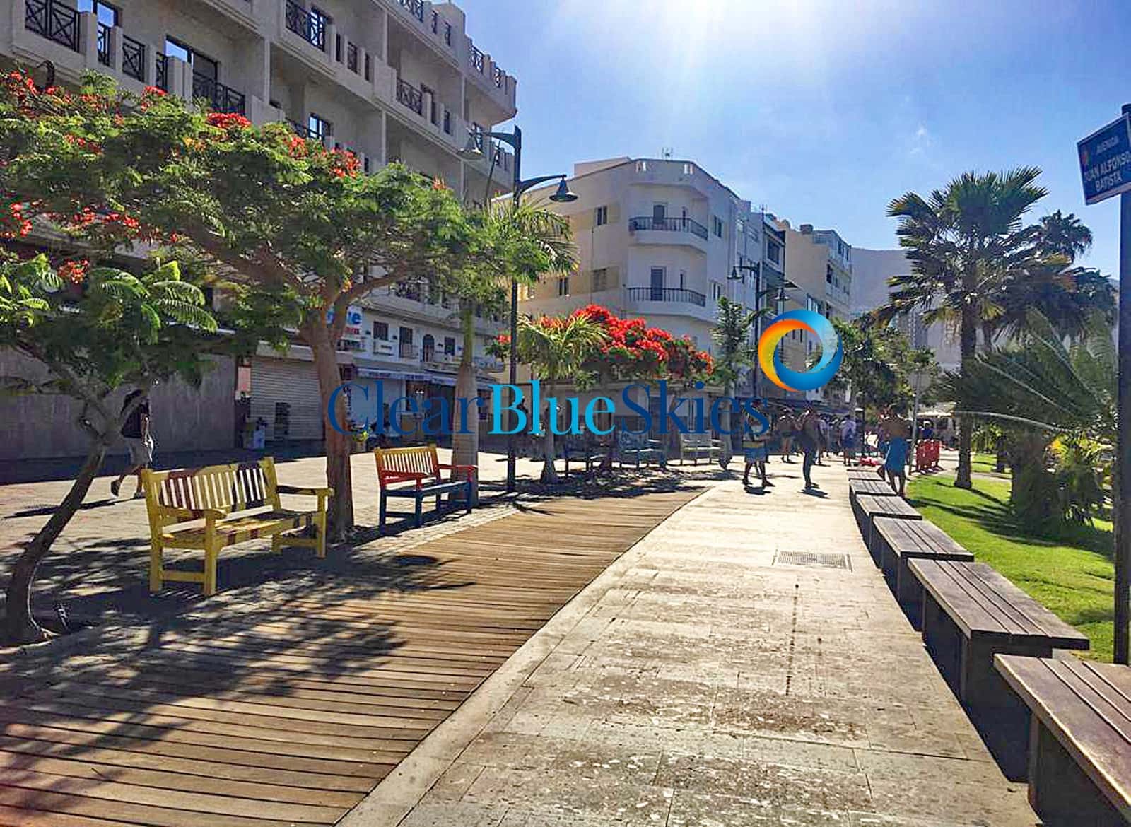 3 soverom Penthouse til salgs i Los Cristianos med svømmebasseng garasje - € 1 890 000 (Ref: 9783487)