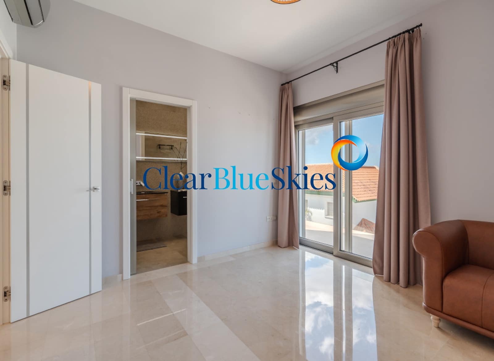 5 bedroom Villa for sale in Torviscas with garage - € 2,100,000 (Ref: 9798445)