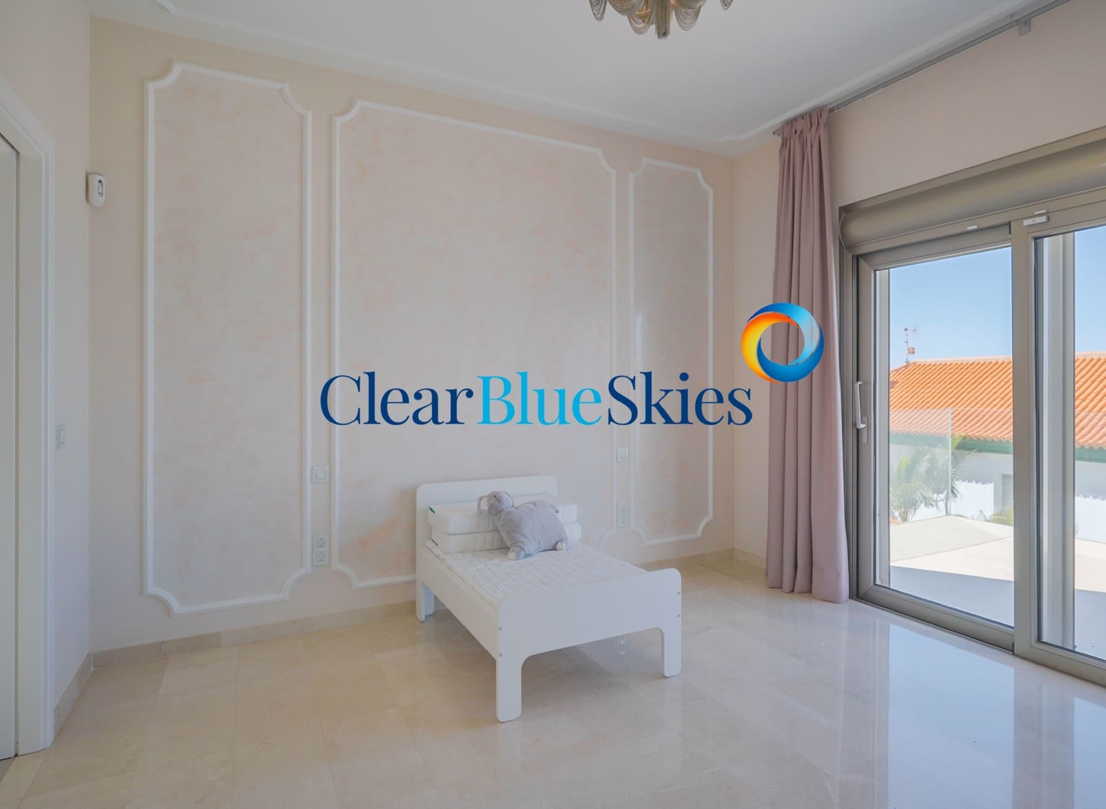 5 bedroom Villa for sale in Torviscas with garage - € 2,100,000 (Ref: 9798445)