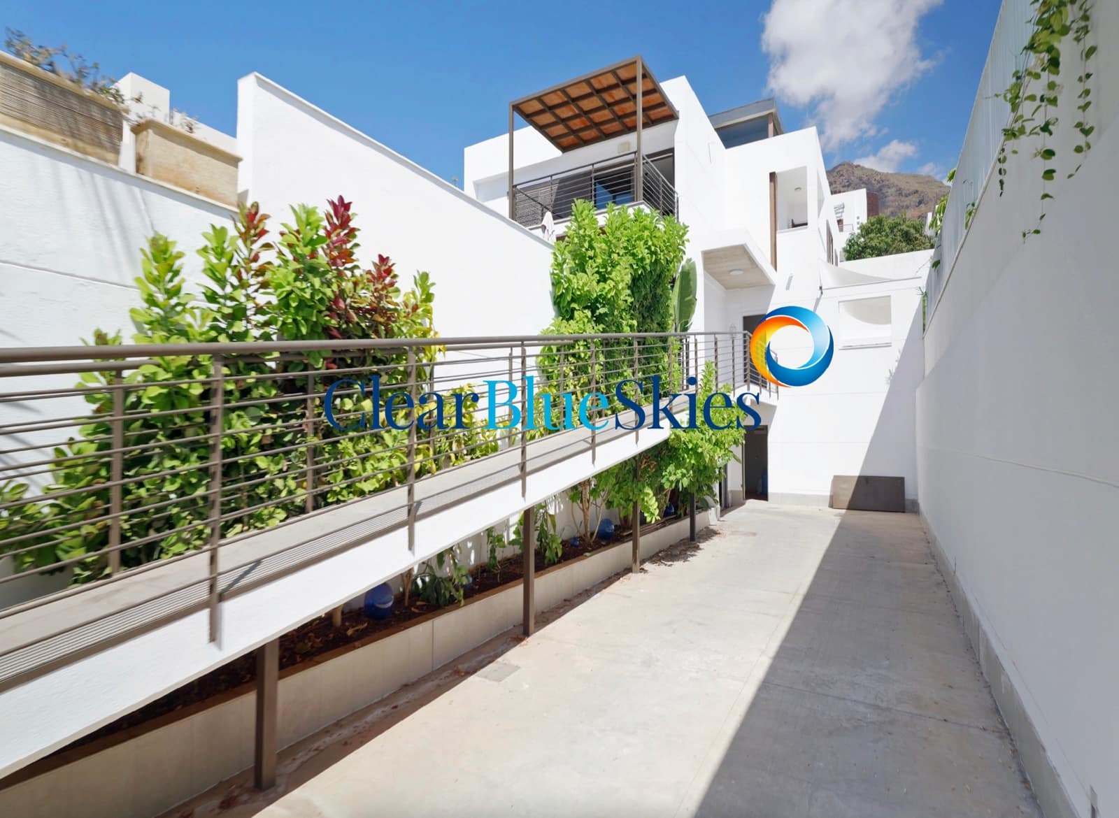 4 sovrum Villa till salu i El Madronal med pool garage - 2 625 000 € (Ref: 9809767)