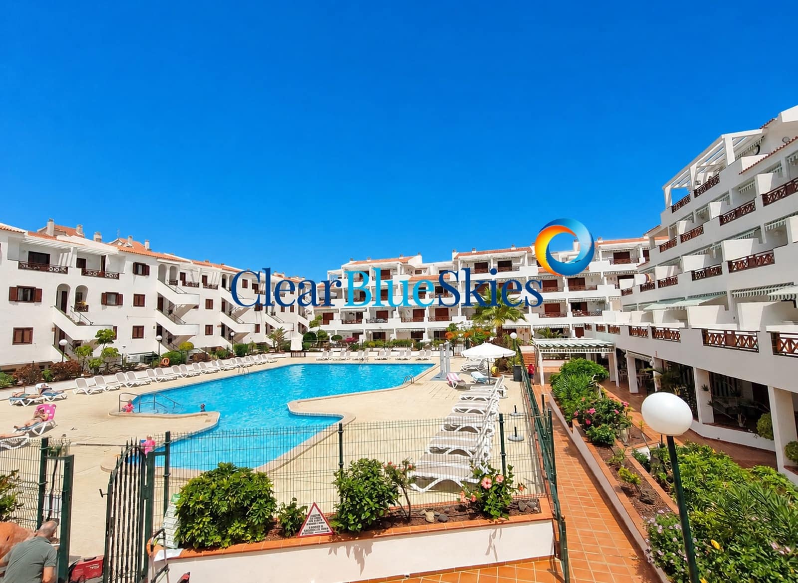 1 bedroom Apartment for sale in Los Cristianos with pool - € 285,000 (Ref: 9812603)