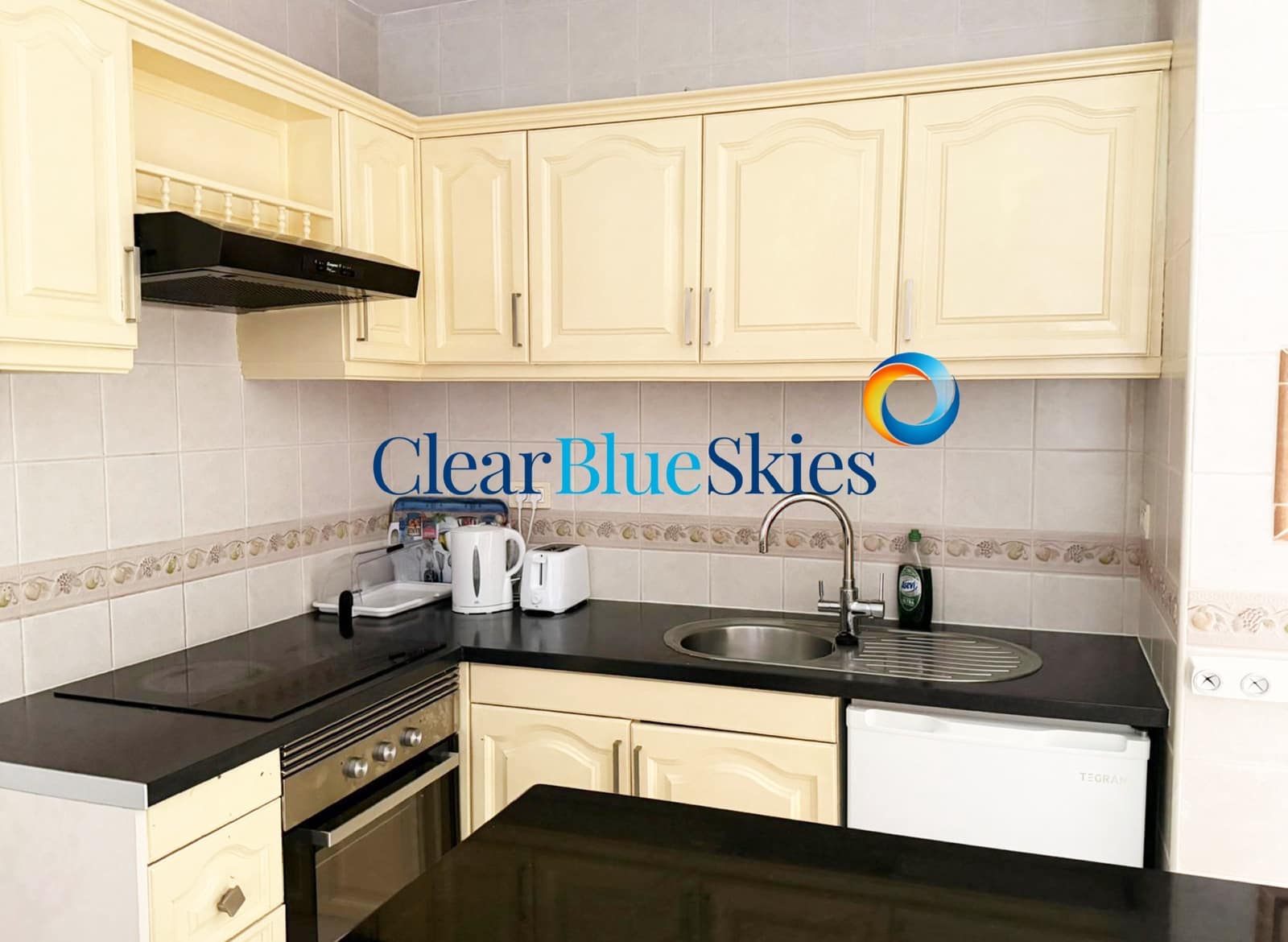 1 bedroom Apartment for sale in Los Cristianos with pool - € 285,000 (Ref: 9812603)