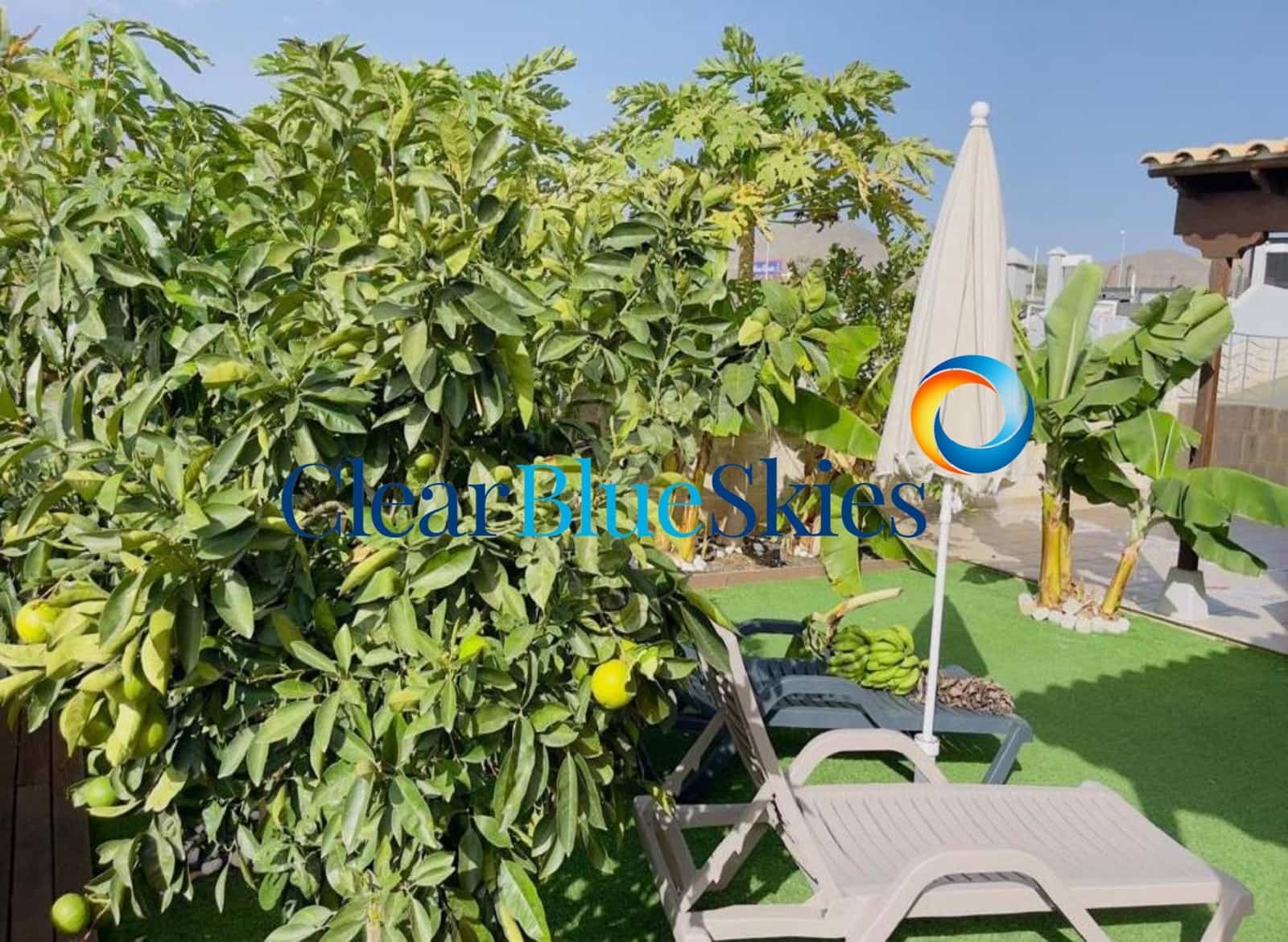 4 Zimmer Villa zu verkaufen in Los Cristianos mit Garage - 775.000 € (Ref: 9816575)