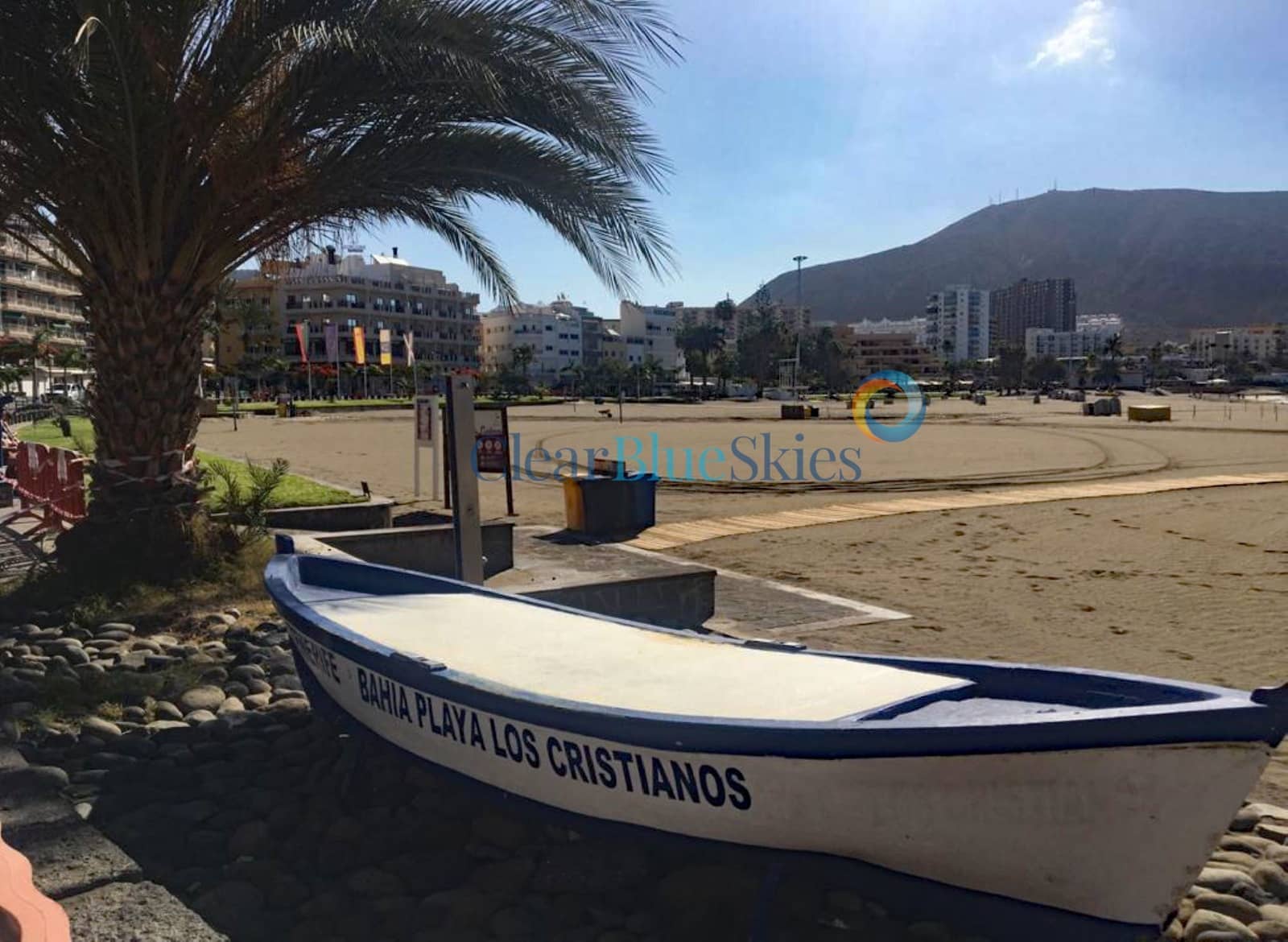 4 Zimmer Villa zu verkaufen in Los Cristianos mit Garage - 775.000 € (Ref: 9816575)