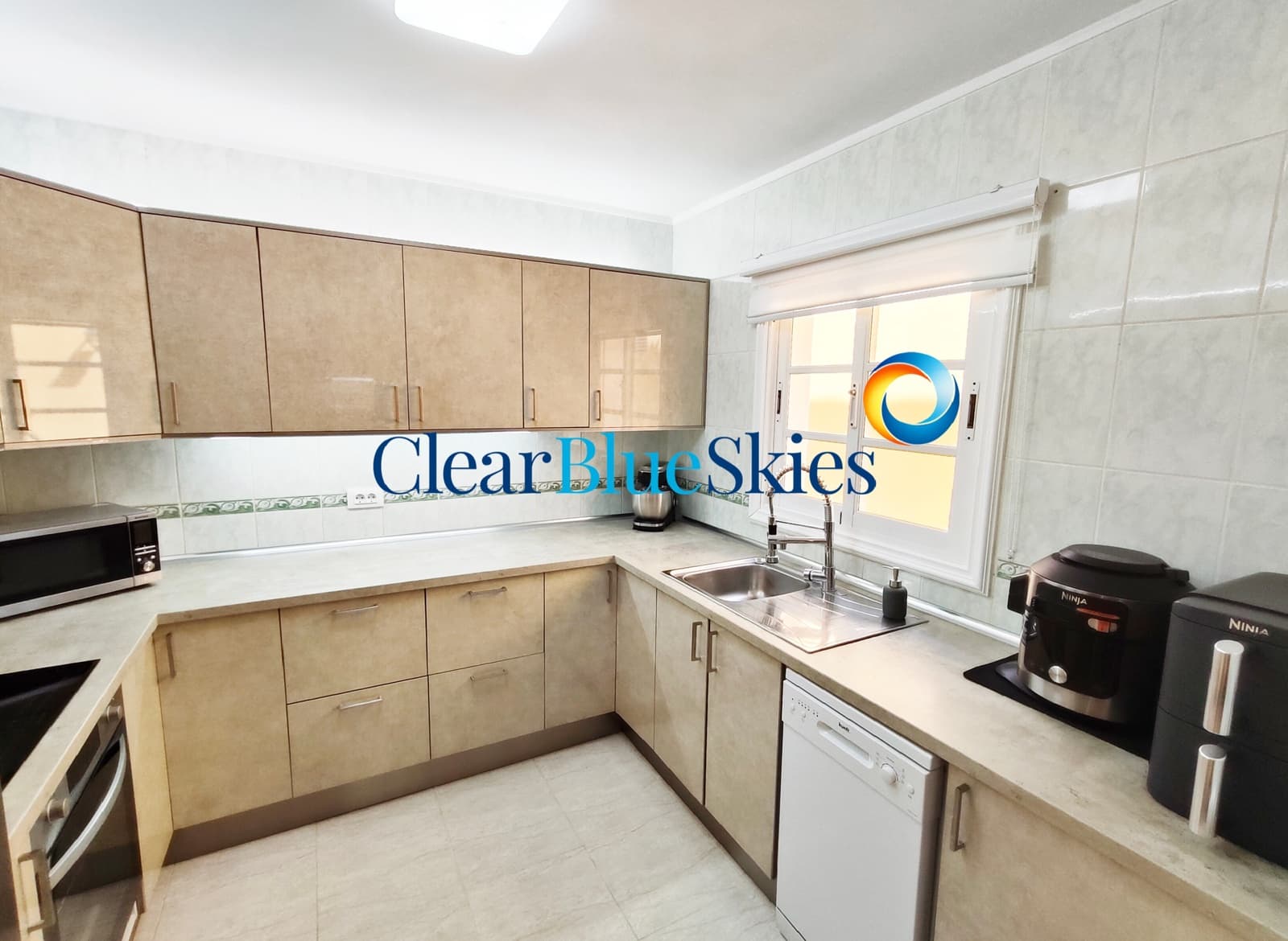 3 bedroom Townhouse for sale in Callao Salvaje with pool garage - € 475,000 (Ref: 9821556)