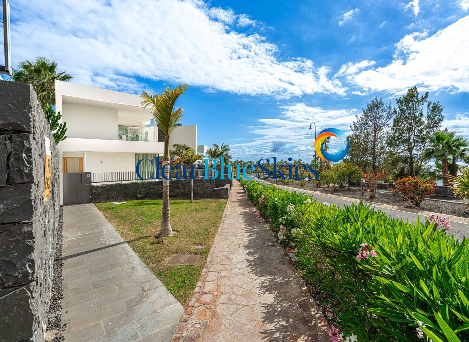 3 sypialnia Willa na sprzedaż w Playa San Juan z basenem garażem - 1 599 000 € (Ref: 9850856)