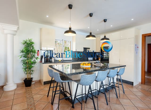 8 Zimmer Villa zu verkaufen in Golf del Sur, San Miguel de Abona mit Garage - 1.800.000 € (Ref: 9850858)