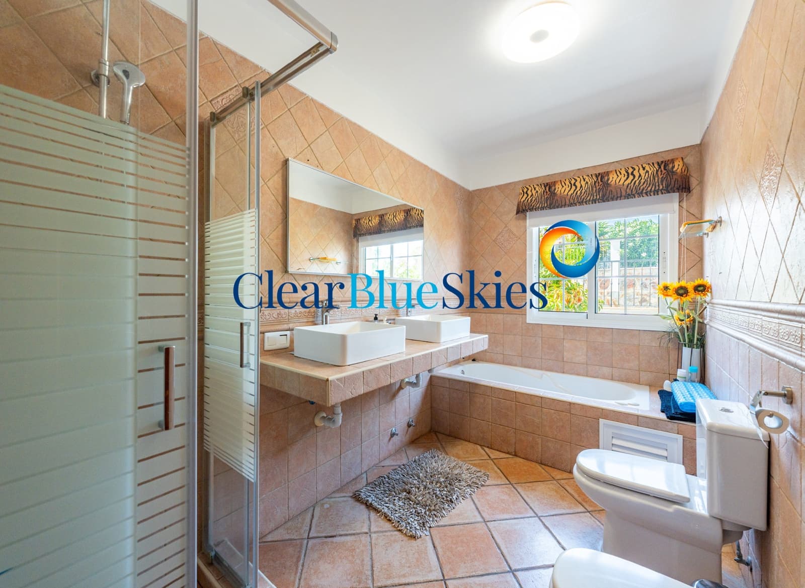 8 bedroom Villa for sale in Golf del Sur with garage - € 1,800,000 (Ref: 9850858)