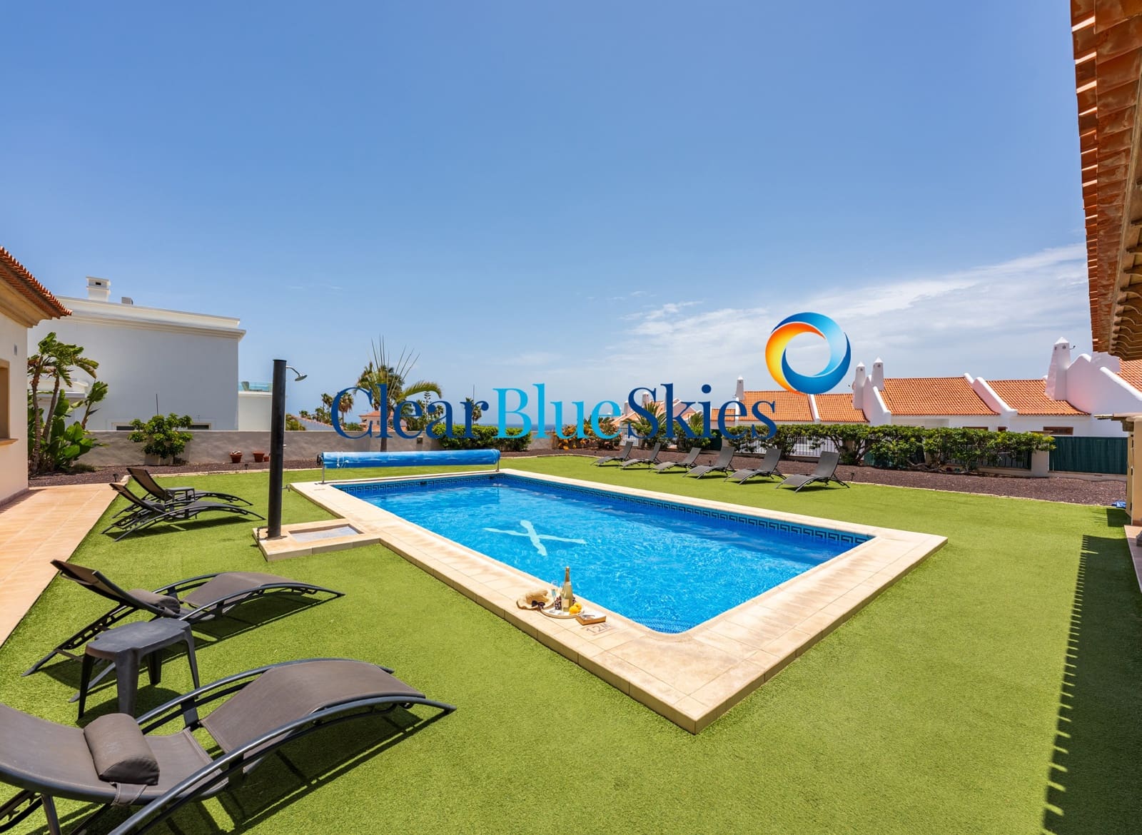 8 bedroom Villa for sale in Golf del Sur with garage - € 1,800,000 (Ref: 9850858)
