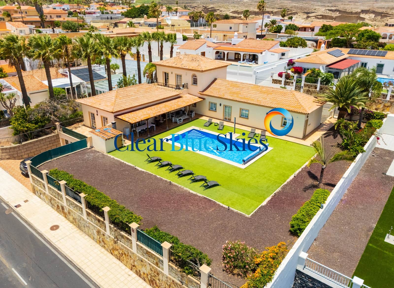 8 bedroom Villa for sale in Golf del Sur with garage - € 1,800,000 (Ref: 9850858)