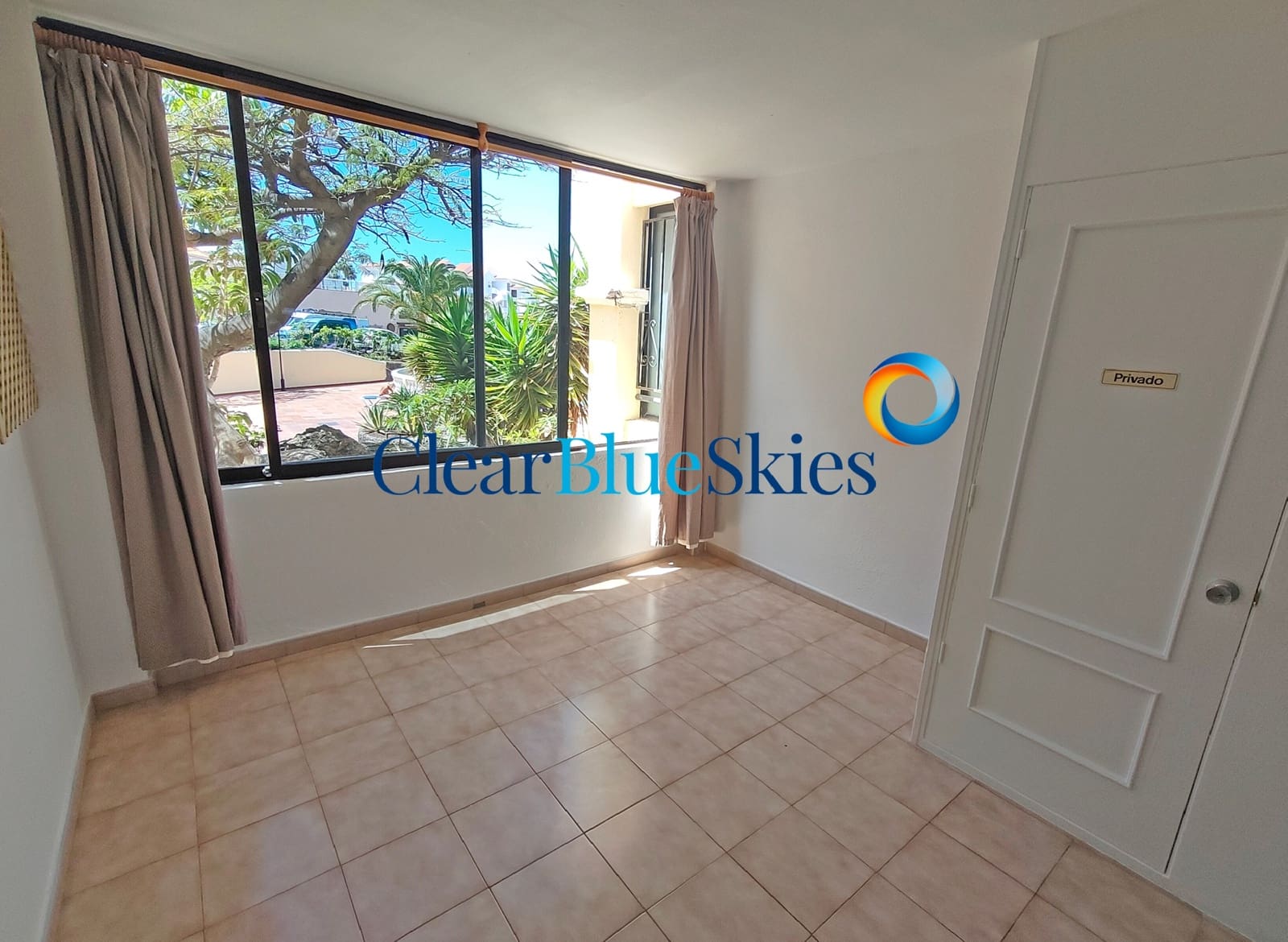 1 chambre Appartement à vendre à Los Cristianos avec piscine garage - 235 000 € (Ref: 9852075)