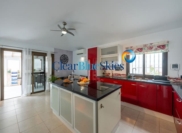 4 soverom Villa til salgs i Amarilla Golf, San Miguel de Abona med svømmebasseng garasje - € 1 100 000 (Ref: 9854673)