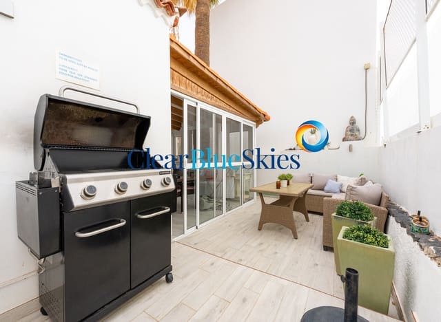 4 soverom Villa til salgs i Amarilla Golf, San Miguel de Abona med svømmebasseng garasje - € 1 100 000 (Ref: 9854673)