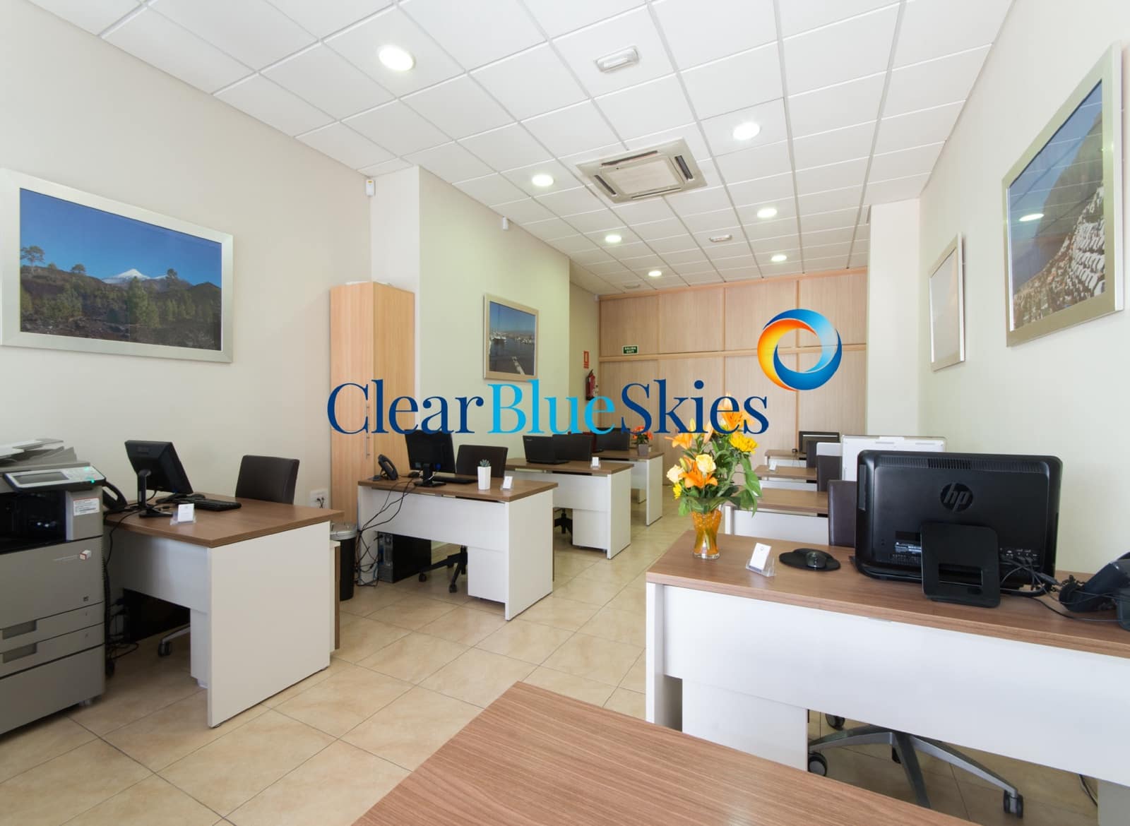 Commercial for sale in Playa Fanabe - € 250,000 (Ref: 9855925)