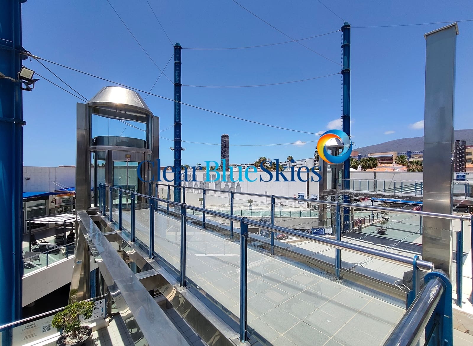 Commercial for sale in Playa Fanabe - € 250,000 (Ref: 9855925)