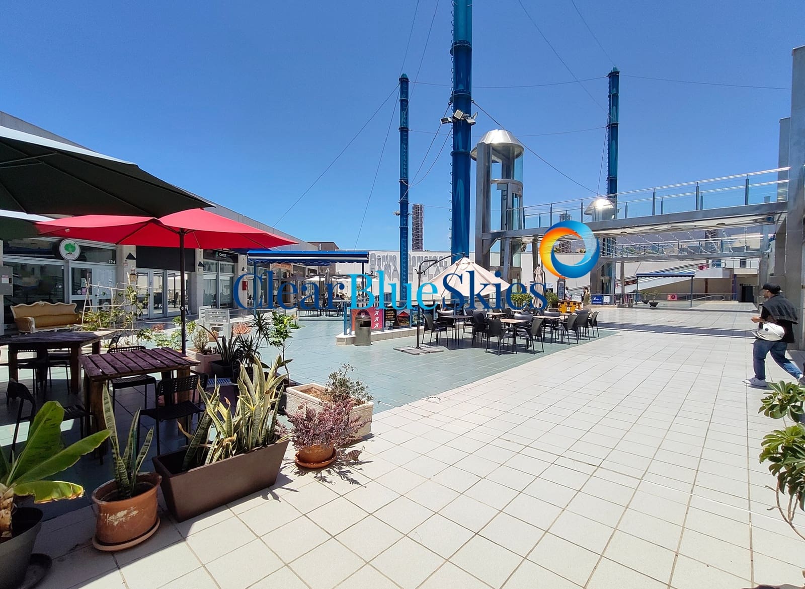 Commercial for sale in Playa Fanabe - € 250,000 (Ref: 9855925)