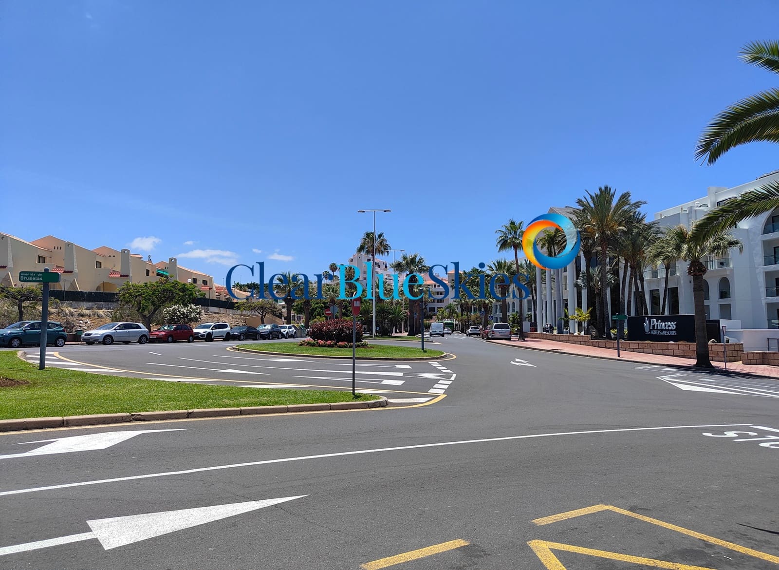 Commercial for sale in Playa Fanabe - € 250,000 (Ref: 9855925)