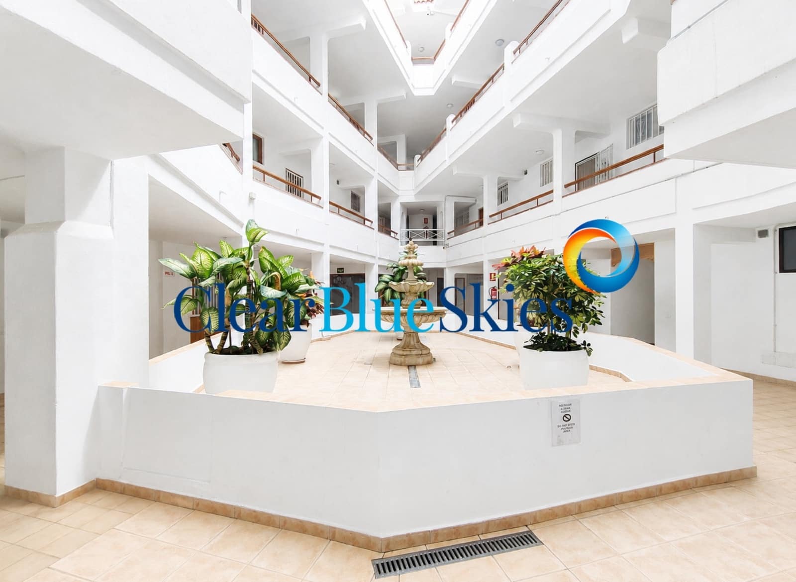 1 soveværelse Lejlighed til salg i Los Cristianos med swimmingpool garage - € 220.000 (Ref: 9877834)