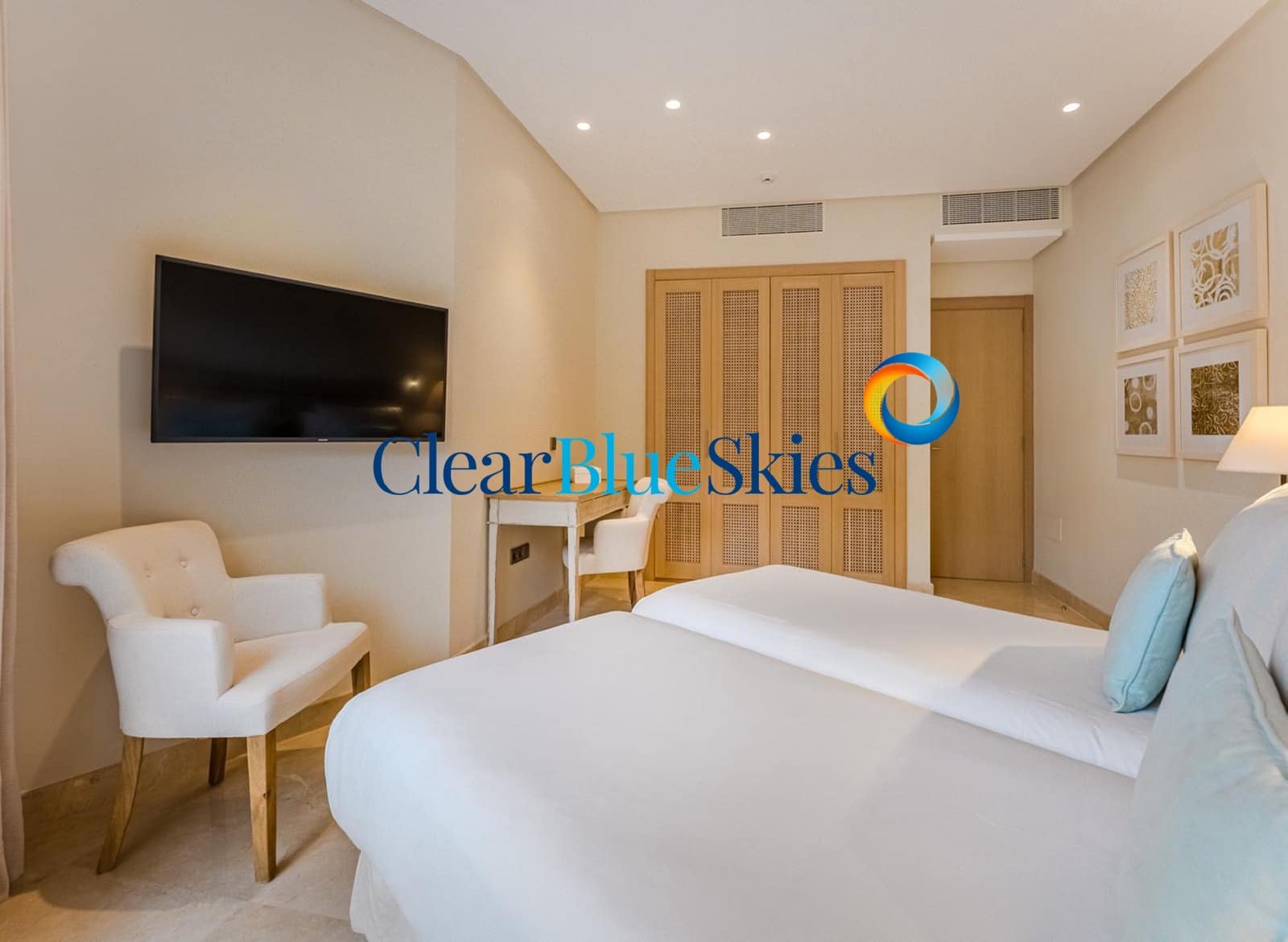 2 bedroom Apartment for sale in Playa San Juan with garage - € 720,000 (Ref: 9882575)