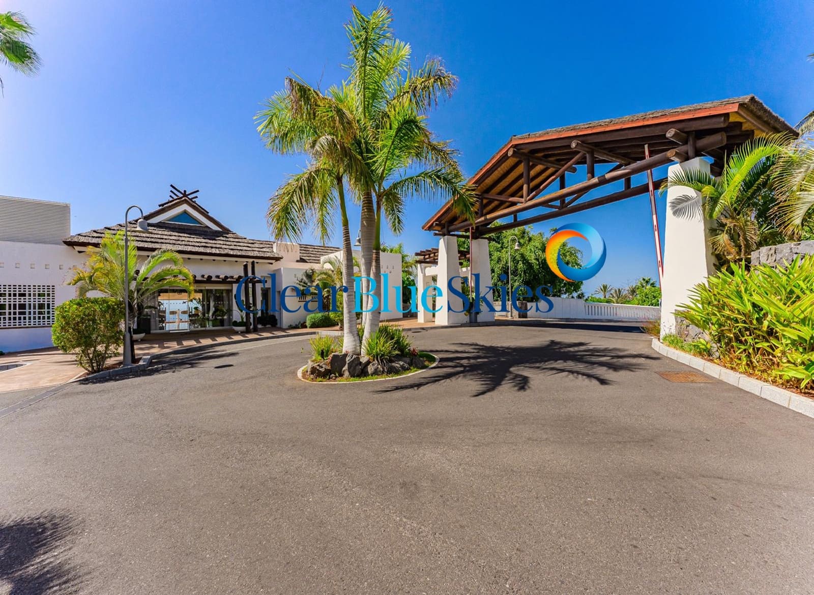2 bedroom Apartment for sale in Playa San Juan with garage - € 720,000 (Ref: 9882575)