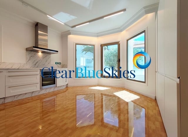 4 soveværelse Villa til salg i Adeje med swimmingpool garage - € 3.500.000 (Ref: 9885233)