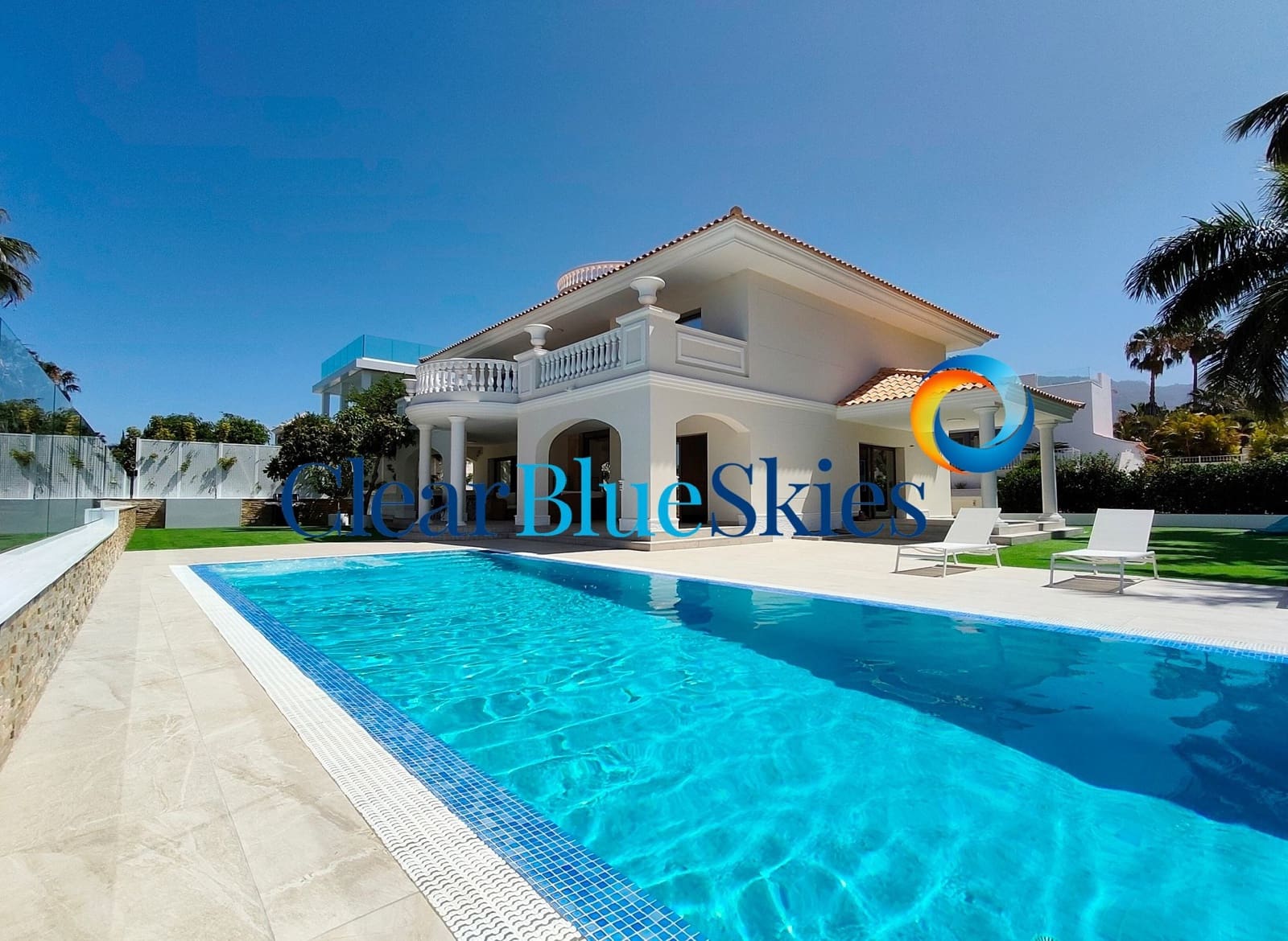 4 soveværelse Villa til salg i Adeje med swimmingpool garage - € 3.500.000 (Ref: 9885233)