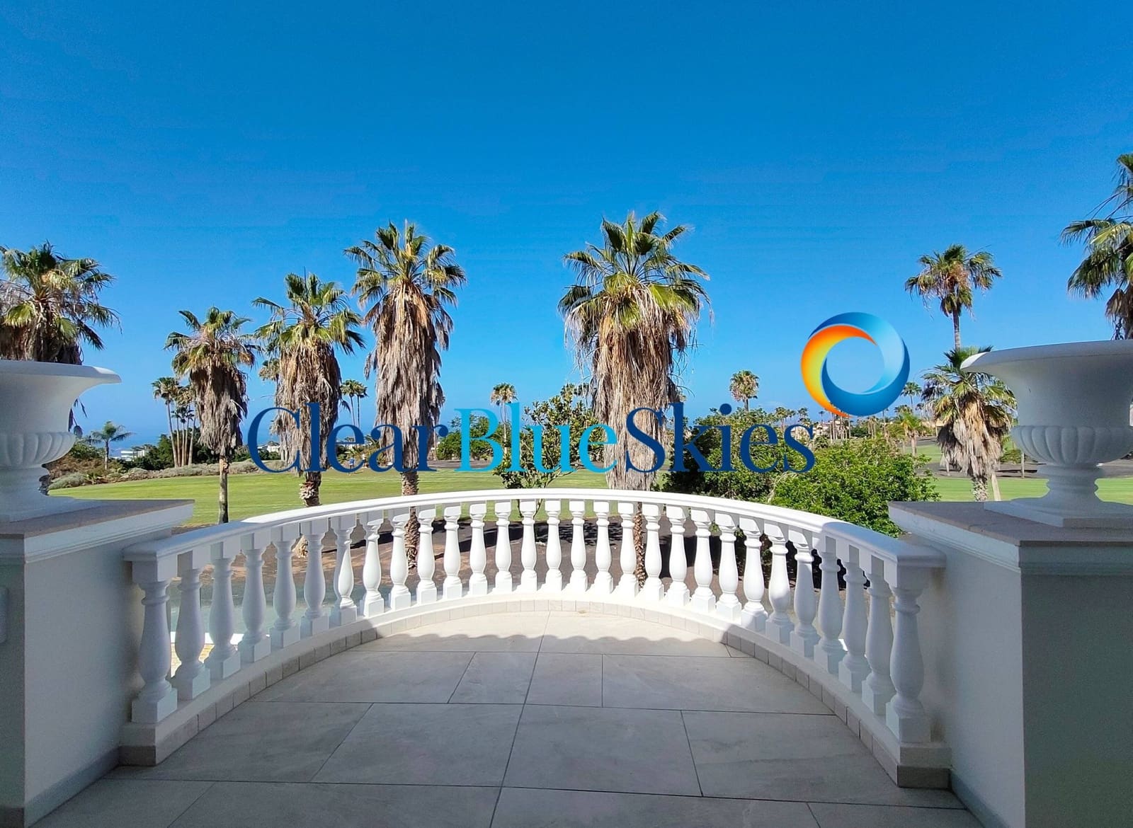 4 soveværelse Villa til salg i Adeje med swimmingpool garage - € 3.500.000 (Ref: 9885233)