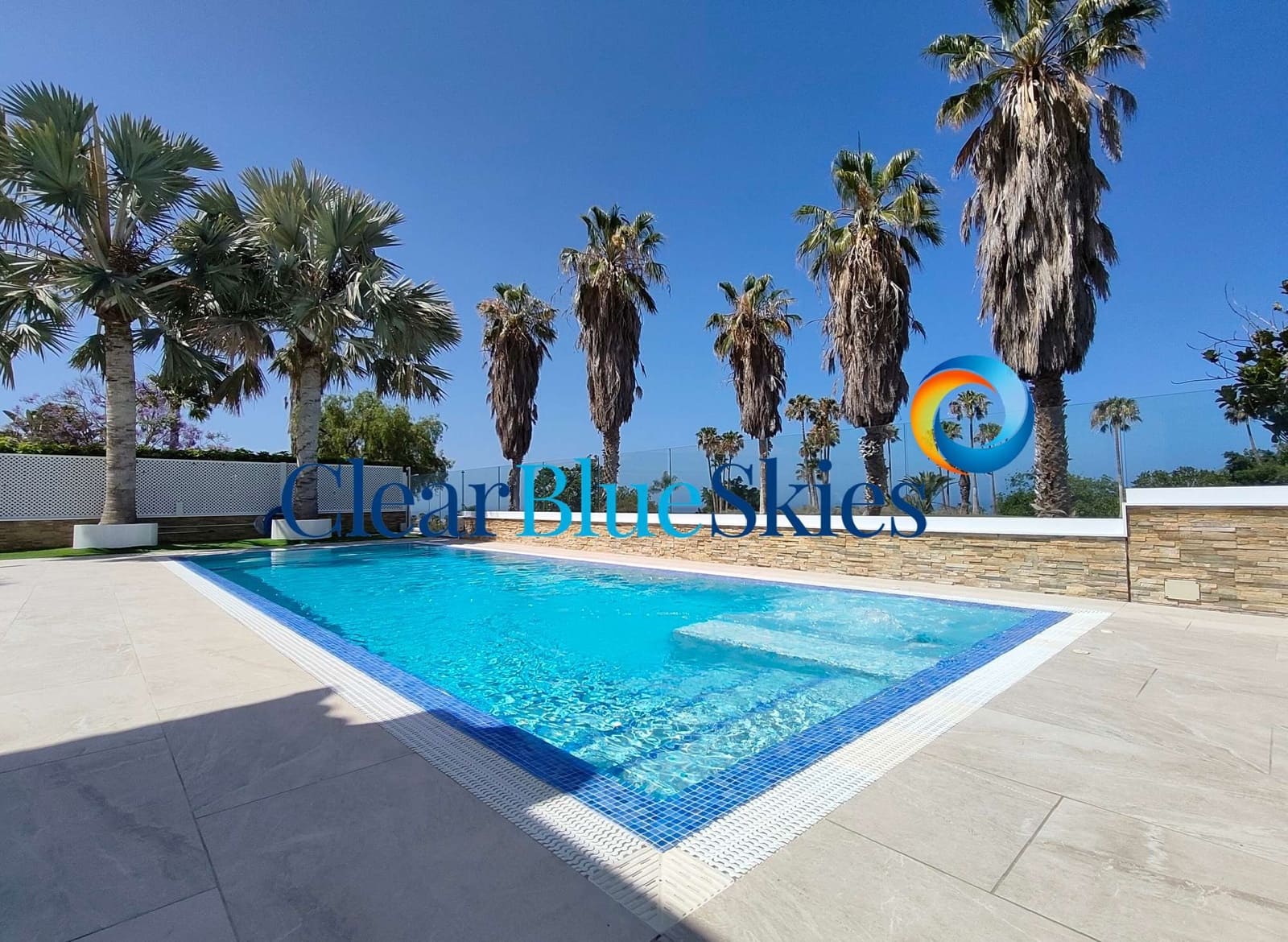 4 soveværelse Villa til salg i Adeje med swimmingpool garage - € 3.500.000 (Ref: 9885233)