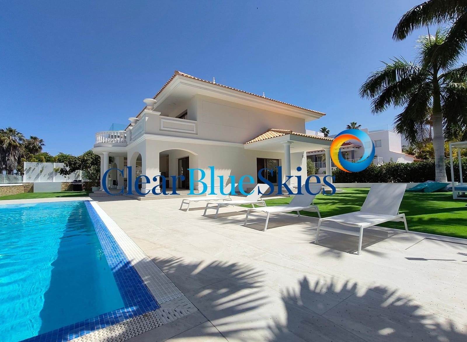 4 soveværelse Villa til salg i Adeje med swimmingpool garage - € 3.500.000 (Ref: 9885233)