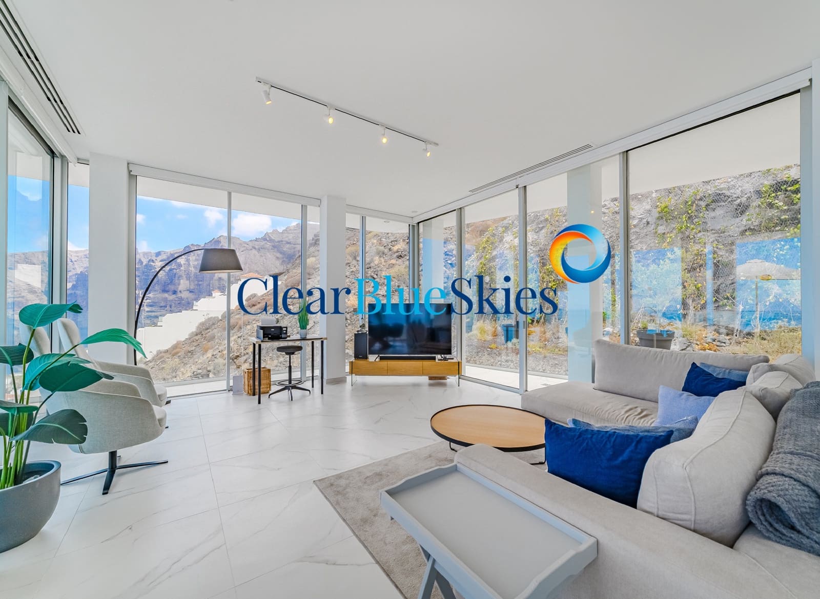 3 bedroom Penthouse for sale in Los Gigantes with pool garage - € 2,495,000 (Ref: 9912216)